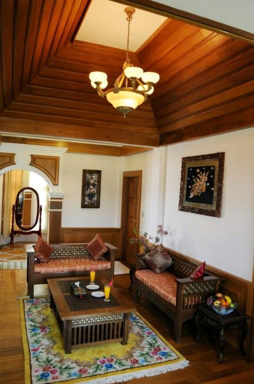 Royal Reward Resort Pyin U Lwin Exterior foto